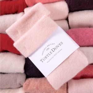 Turtle Doves Cashmere Fingerless Gloves in Blush Pink